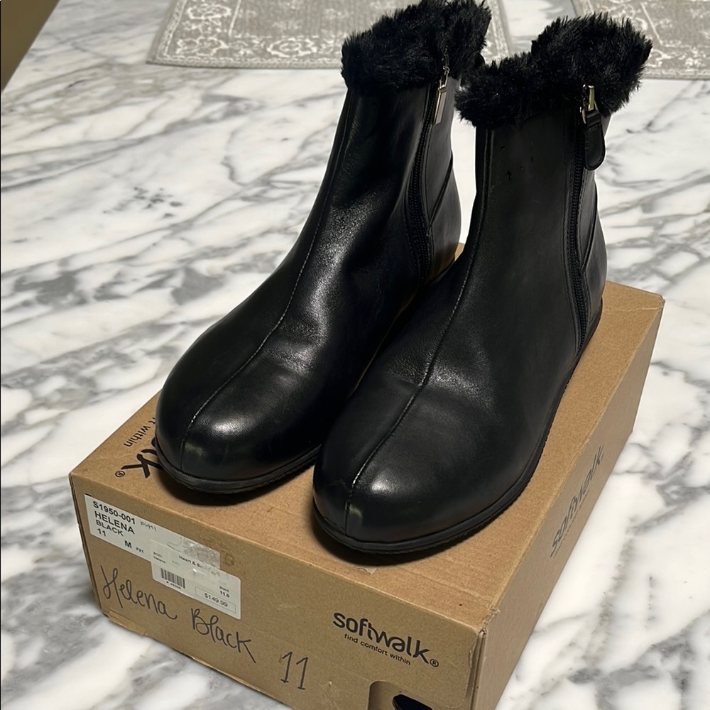 Sofft Women's Black Ankle Boots